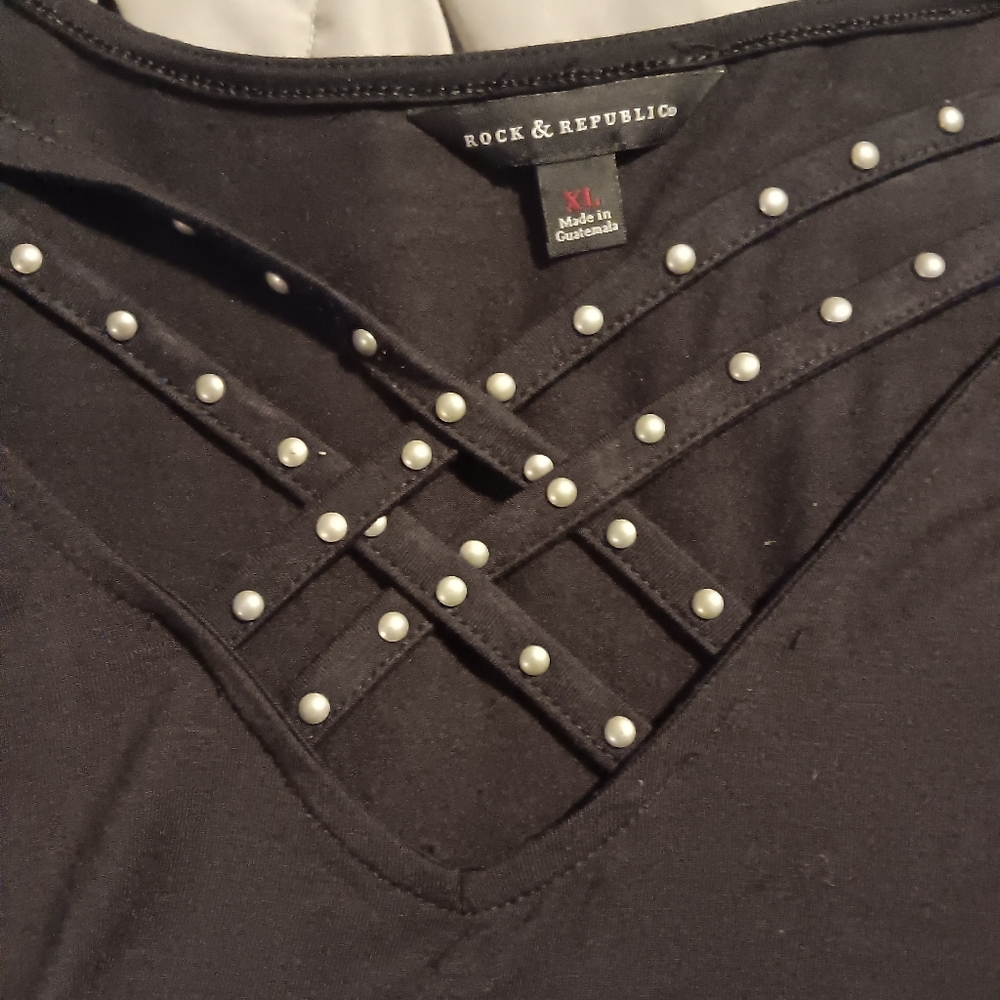 Blk blouse w beading - Picture 2 of 2